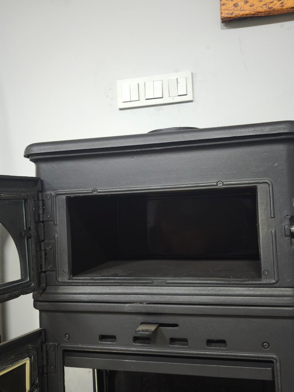 FRS-024AK Modena Lüks Oven 3 camlı kuzineli Alttan küllüklü Döküm Soba