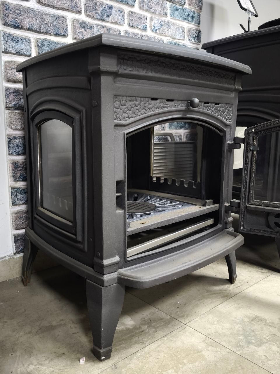 FRS-015 Fire Stove Sirius Ultra 4 Döküm Soba: Yüksek Verimli, Estetik, Schott Robax Camlı FRS-015
