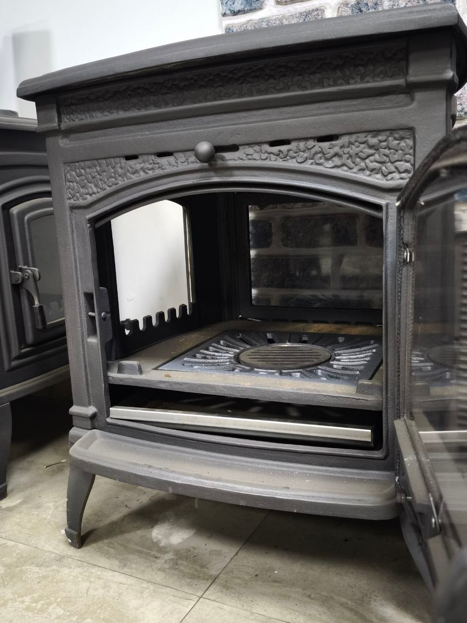 FRS-015 Fire Stove Sirius Ultra 4 Döküm Soba: Yüksek Verimli, Estetik, Schott Robax Camlı FRS-015
