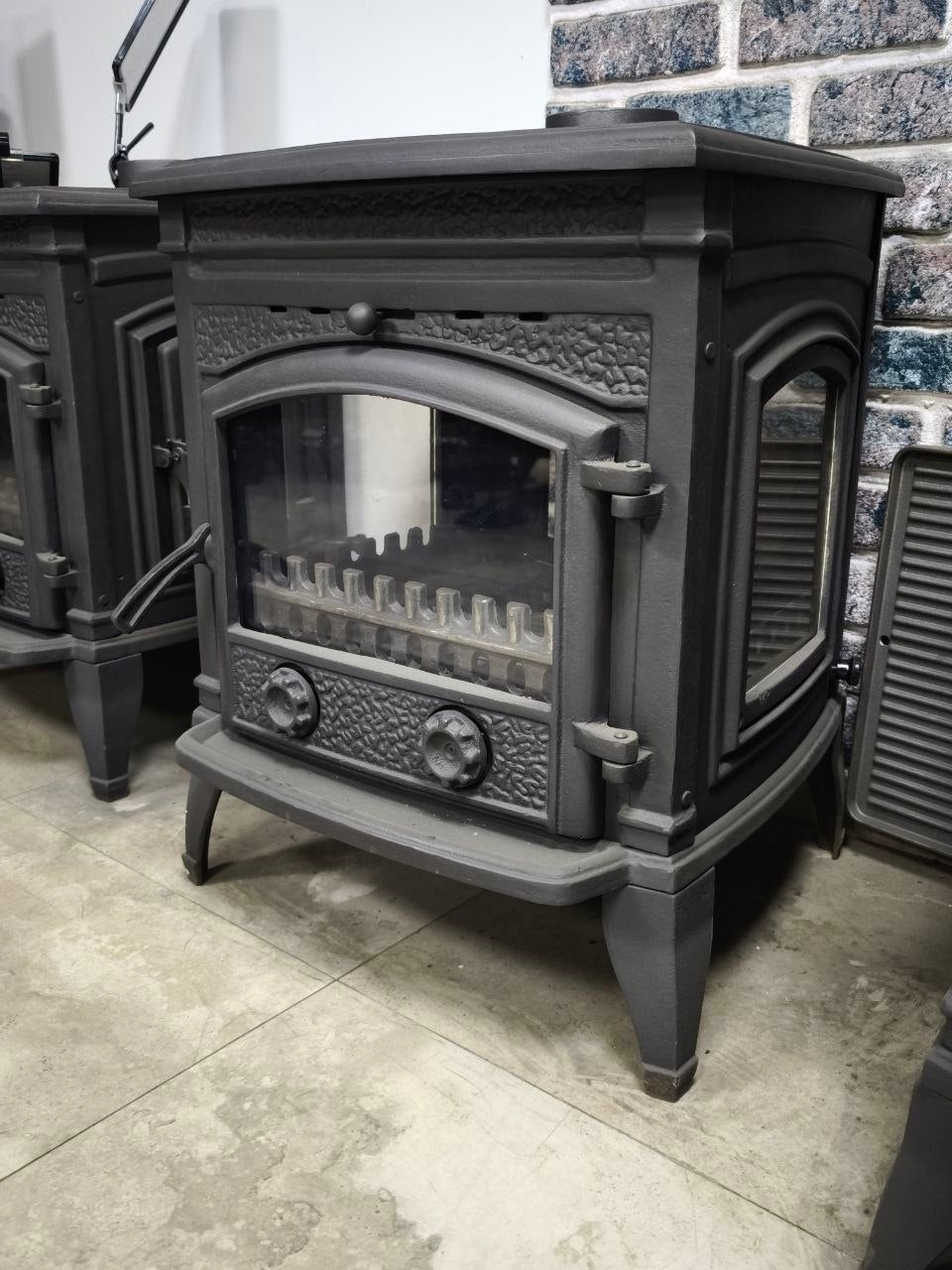 FRS-015 Fire Stove Sirius Ultra 4 Döküm Soba: Yüksek Verimli, Estetik, Schott Robax Camlı FRS-015