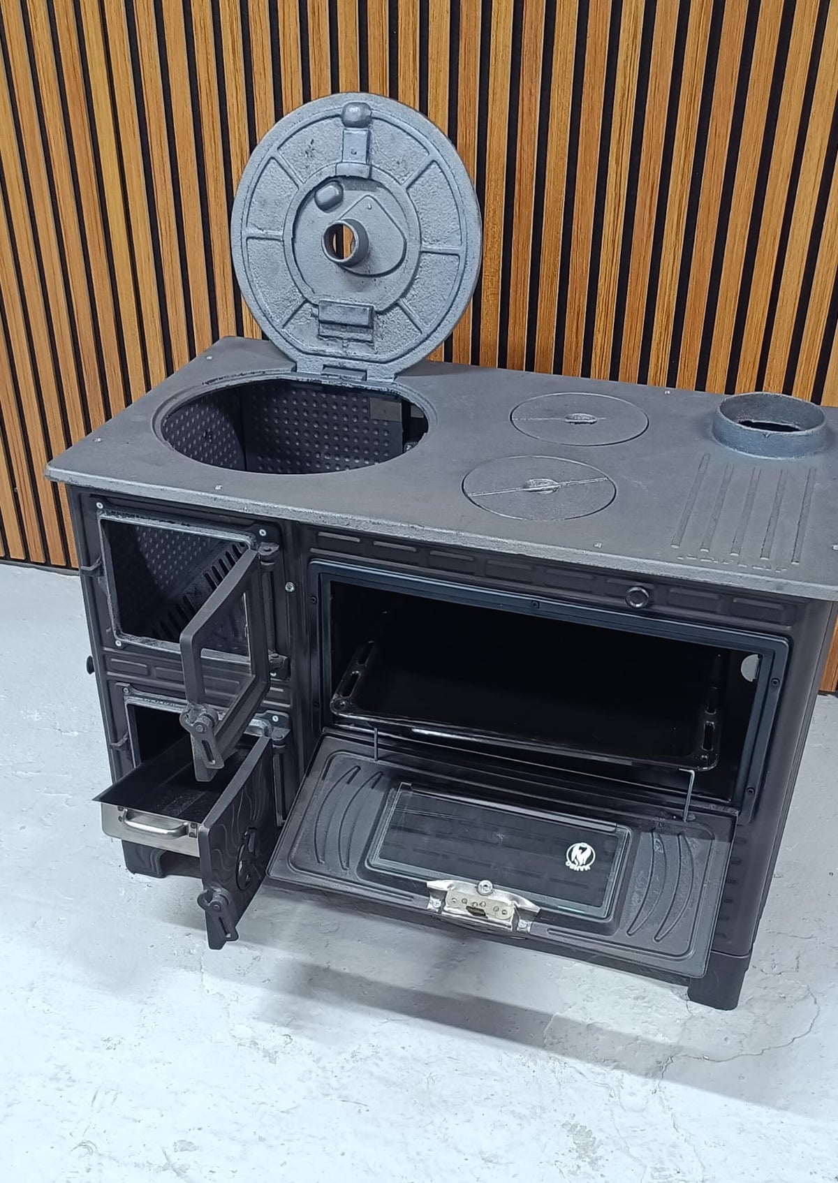 FIRE STOVE FRS-329 Mat Siyah 47'lik Döküm Tuğlaı Kuzine Soba | Emaye | Geniş Kuzine